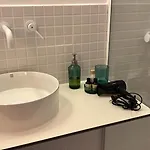 Апартаменты Carisan1 - 6 Min To Beach, Modern, Bright