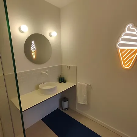 Apartment Carisan1 - 6 Min To Beach, Modern, Bright