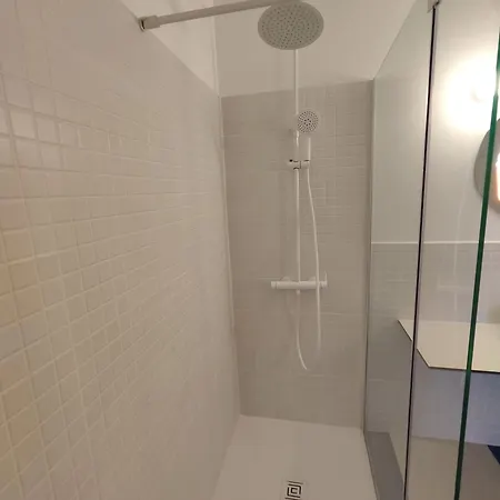 Apartman Carisan1 - 6 Min To Beach, Modern, Bright *