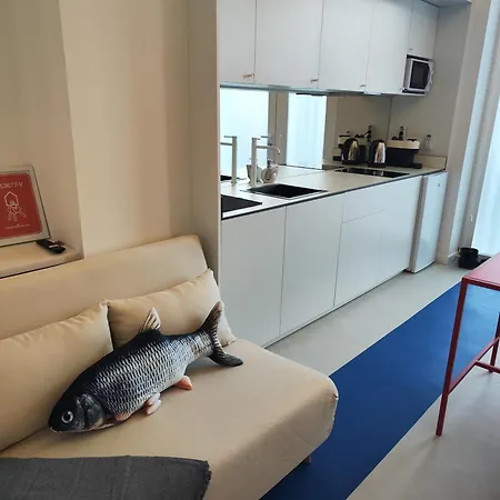 Carisan1 - 6 Min To Beach, Modern, Bright Apartment