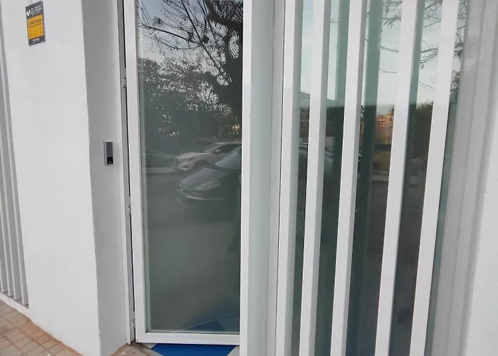 Carisan1 - 6 Min To Beach, Modern, Bright Apartamento
