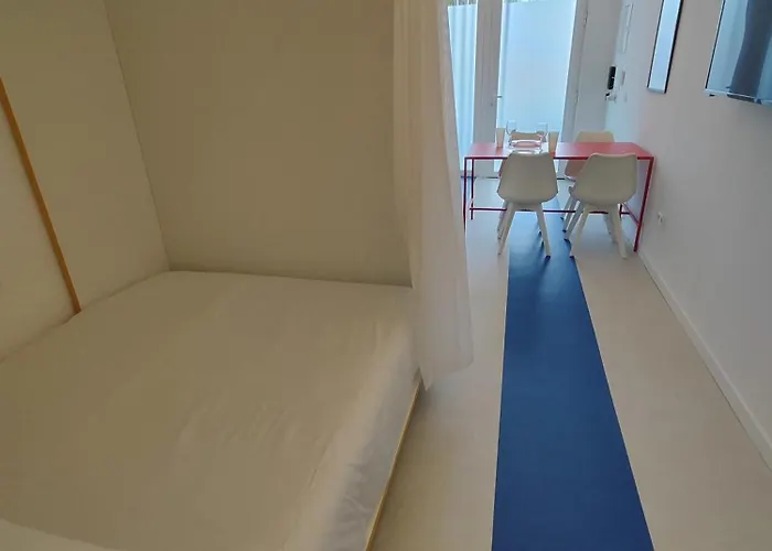 Apartamento Carisan1 - 6 Min To Beach, Modern, Bright
