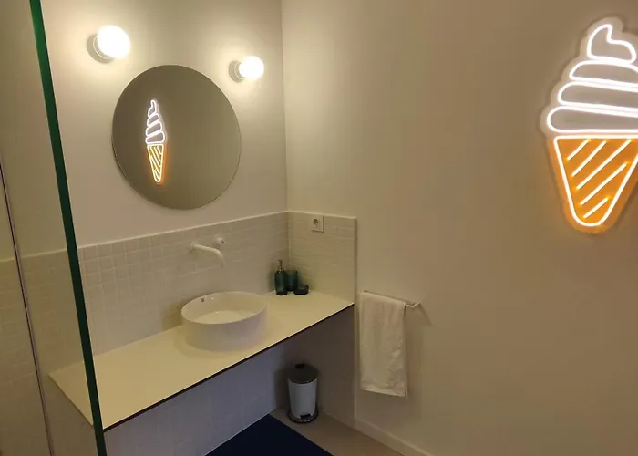 Apartamento Carisan1 - 6 Min To Beach, Modern, Bright